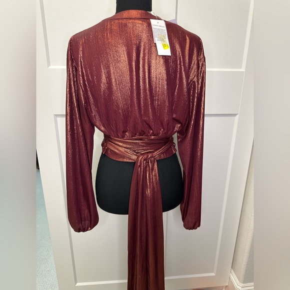 NWT WAYF Metallic Top, Copper, Size Medium - Picture 5 of 6